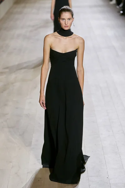 Look 17